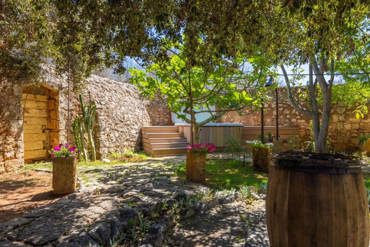 Badia Del Casale Bed & Breakfast อูเจนโต ภายนอก รูปภาพ