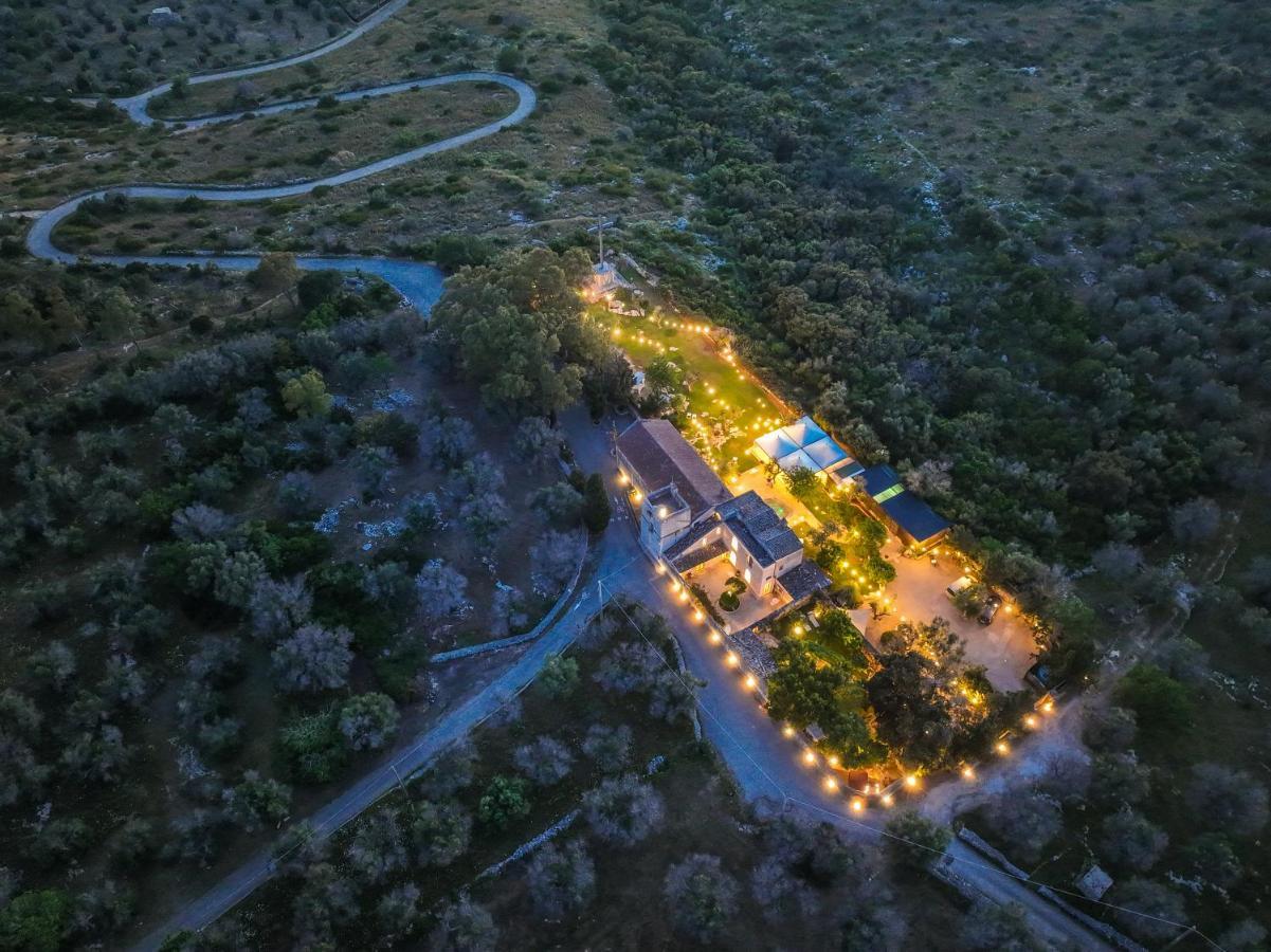 Badia Del Casale Bed & Breakfast อูเจนโต ภายนอก รูปภาพ